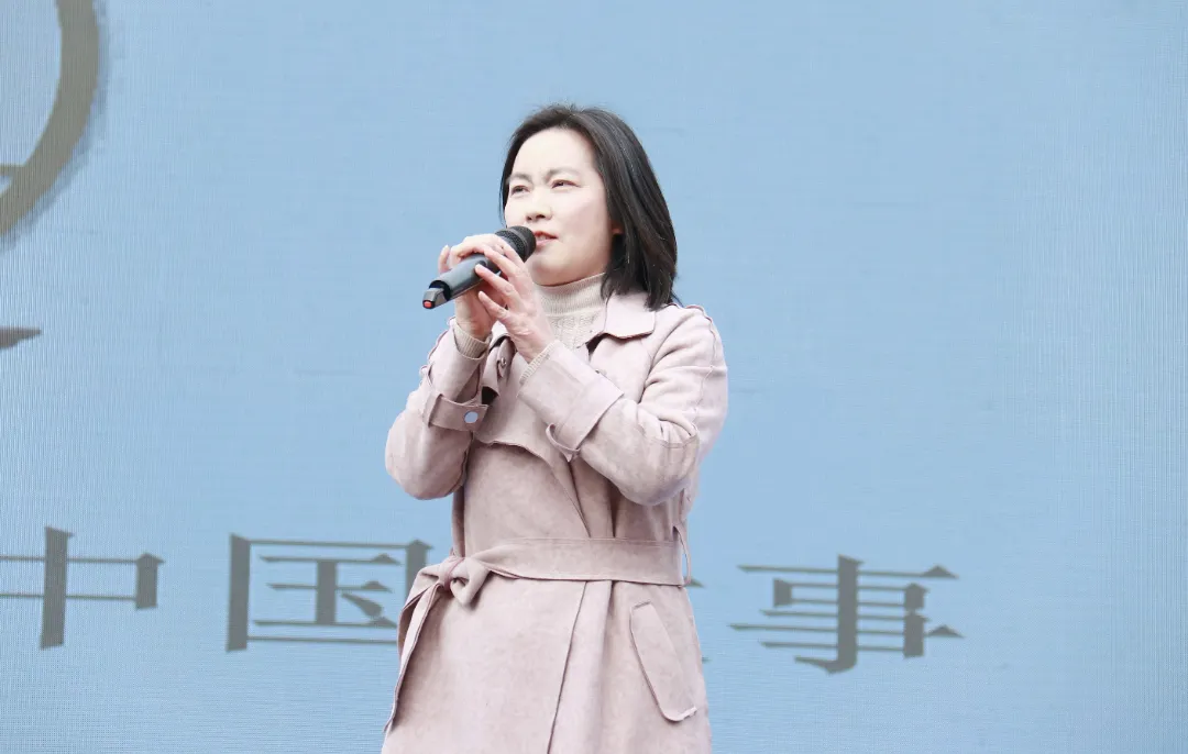 以文化自信之笔，绘就时代华章